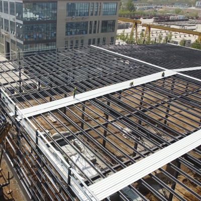 โครงสร้างกรอบเหล็กแบบ Arch Roof ด้วย H-Section Beams อายุการใช้งาน 50 ปี