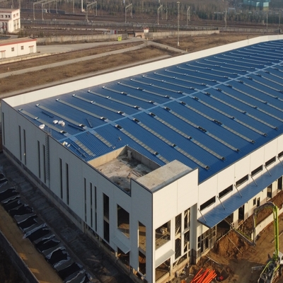 โรงงานโครงสร้างเหล็กสำเร็จรูป Q235B Q355B การออกแบบช่วงกว้าง