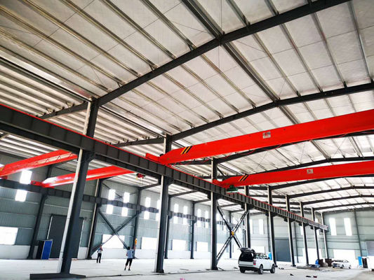 โรงงานโครงสร้างเหล็กสำเร็จรูป Q235B Q355B ช่วงกว้าง เครนพร้อมใช้งาน