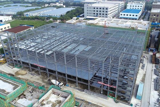 โรงงานโครงสร้างเหล็กสำเร็จรูปพร้อมเครนเหนือศีรษะ