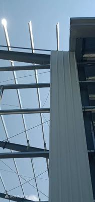 โครงสร้างสแตนเลส Prefab โรงงานขนาดใหญ่ สะสมง่ายกับเครน