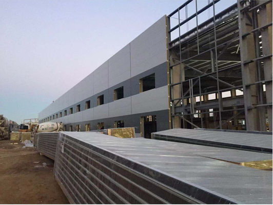 โกดังโครงสร้างเหล็กสำเร็จรูปพร้อมอายุการใช้งาน 50 ปี Q235B Q355B