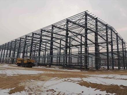 ราคาถูก Prefab จีนราคาถูก โรงงานโครงสร้างเหล็กราง โรงงานอุตสาหกรรมเศรษฐกิจ