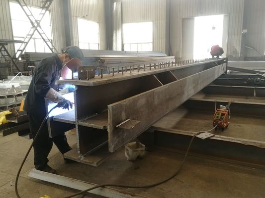 ความแข็งแกร่งสูง โครงสร้างสแตนเลส Prefabricated การผลิต H ราง