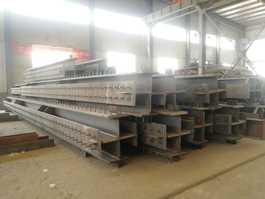 Alkyd / Epoxy painted / Galvanized Steel Structure Members GB UB มาตรฐาน ASTM