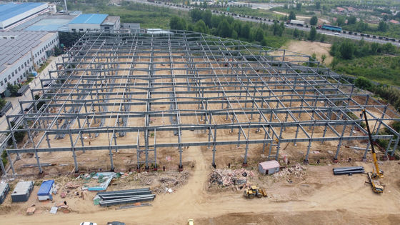 โกดังโครงสร้างเหล็ก Prefab กับ H-Section Beams อายุการใช้งาน 50 ปี