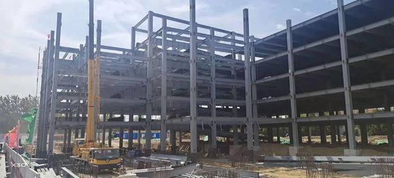 โครงสร้างพื้นที่ทันสมัยที่กําหนดเอง โครงสร้างเหล็ก Prefab โรงงาน Prefabricated