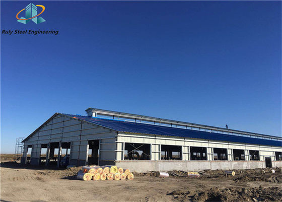 โครงสร้างโครงสร้างโลหะเหล็กเหล็กเหล็กเหล็กกระปุก / สีอุตสาหกรรม Prefab / Prefabricated โครงสร้างโครงสร้าง Modular Workshop