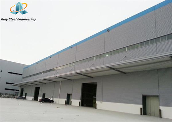 ประหยัด คุณภาพสูง Pre-engineered Prefabricated โครงสร้างเหล็กโรงงานคลัง