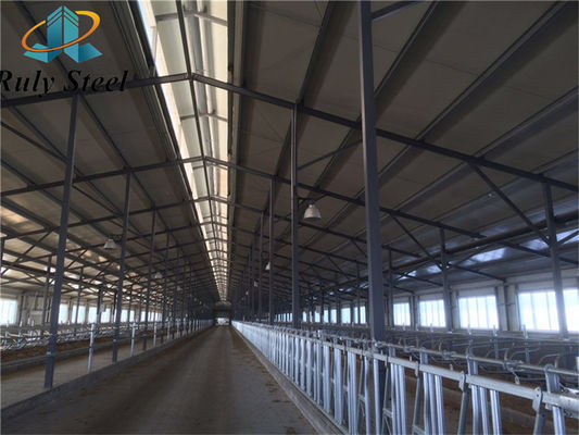 โครงสร้างเหล็ก โครงสร้างเหล็กเรือนเหล็ก Prefabricated วัสดุ H รางและเสา โรงงานเหล็กขนาดใหญ่
