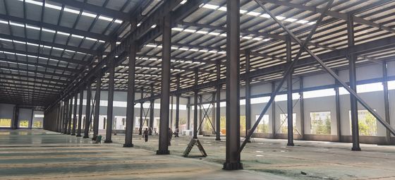 โรงงานมืออาชีพ โครงสร้างเหล็ก Preengineered โครงสร้างเหล็ก Frame Warehouse