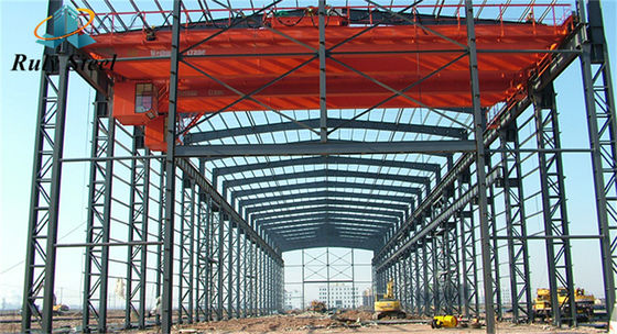 โรงงานมืออาชีพ โครงสร้างเหล็ก Preengineered โครงสร้างเหล็ก Frame Warehouse