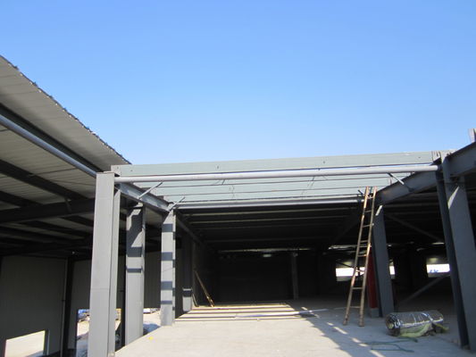 สถานที่เก็บของ เฟรมโลหะ แผ่นแซนด์วิชเบา โครงสร้างอาคาร Prefab สี สแตนเลสกระปุก สถานที่เก็บของ