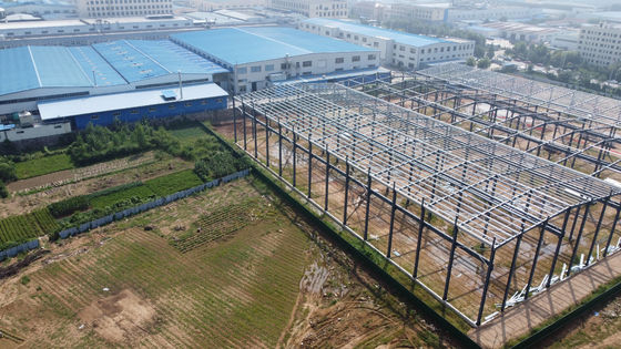 โครงสร้างกรอบเหล็ก 100m*30m อาคารโกดังเหล็ก Prefab
