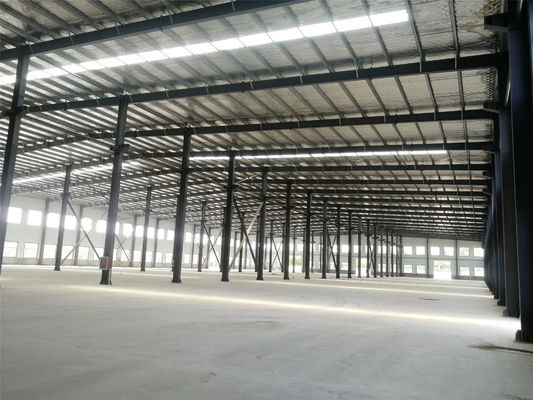 โครงสร้างสแตนเลส Prefab สตางค์คอลัมน์คลังสินค้า ห้องแสดงโครงสร้างสแตนเลส
