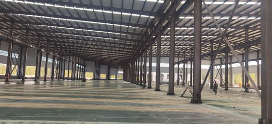โครงสร้างสแตนเลส Prefab สตางค์คอลัมน์คลังสินค้า ห้องแสดงโครงสร้างสแตนเลส
