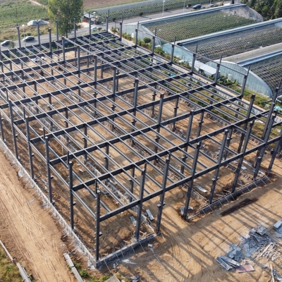 คลังสินค้าเหล็ก Prefab Custom พร้อมขั้ว H-Section พร้อมรับรอง CE