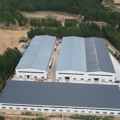 โกดังโครงสร้างเหล็กสำเร็จรูป ASTM A36 พร้อมฉนวนใยแก้ว