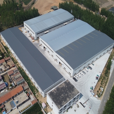 Q355B โรงงานโครงสร้างเหล็กที่มีผนังหิน Sa 2.5