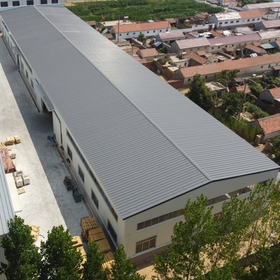 โกดังโครงสร้างเหล็ก Prefab กับ H-Section Beams อายุการใช้งาน 50 ปี
