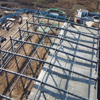 โกดังโครงสร้างเหล็ก Prefab ด้วย span ใหญ่และการสนับสนุนเครน