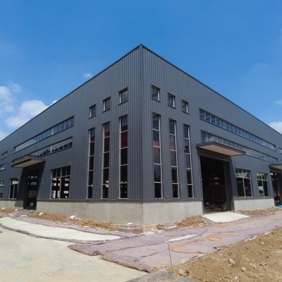 โกงหลังคาสแตนเลส สถานที่เก็บของที่มีหินหญ้าประปา