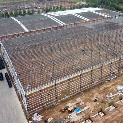 โครงสร้างเหล็ก Prefab โกดัง 133m x 67m กับแผ่นกระจก