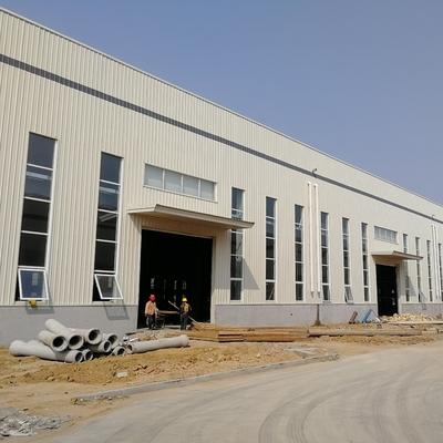 โรงงานสร้างโครงสร้างสแตนเลสแบบ Prefab พร้อมขั้ว H-Section Q235B Q355B