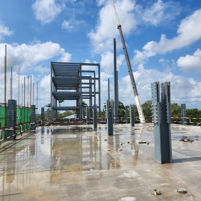อาคารโครงสร้างกรอบเหล็กแบบ Prefab สําหรับโกดังและศูนย์การค้า