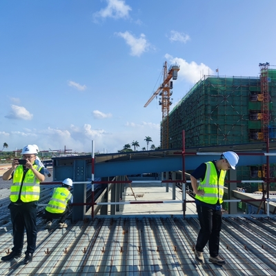 อาคารโครงสร้างกรอบเหล็กแบบ Prefab สําหรับโกดังและศูนย์การค้า