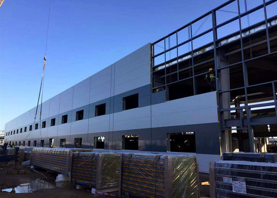 โกดังโครงสร้างเหล็ก Q235B Q355B อายุการใช้งาน 50 ปี
