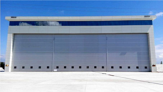 โรงเก็บเครื่องบินเหล็กสำเร็จรูปพร้อมการออกแบบพื้นที่ขนาดใหญ่