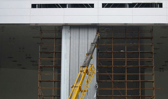 โรงเก็บเครื่องบินโครงสร้างเหล็กพร้อมเหล็ก Q235B Q355B ASTM A36