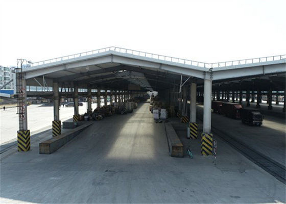 โกดังโครงสร้างเหล็กสำเร็จรูป Q235B Q355B อายุการใช้งาน 50 ปี